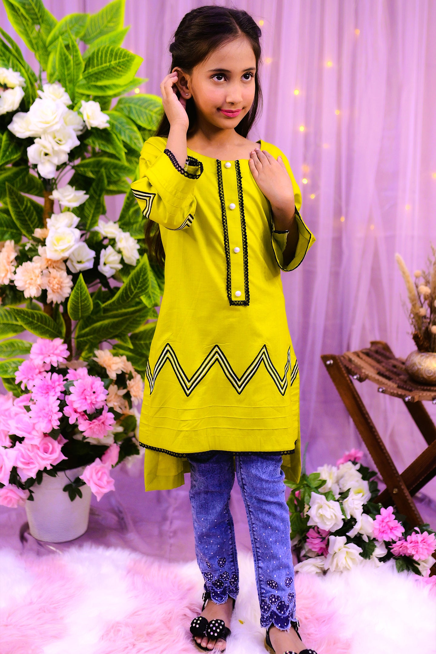 zigzag embroidery Kurti